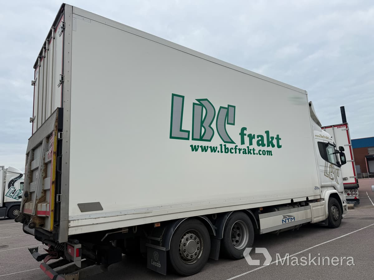 Skåpbil Scania R520 - Грузовик с закрытым кузовом: фото 4 Skåpbil Scania R520 - Грузовик с закрытым кузовом: фото 4