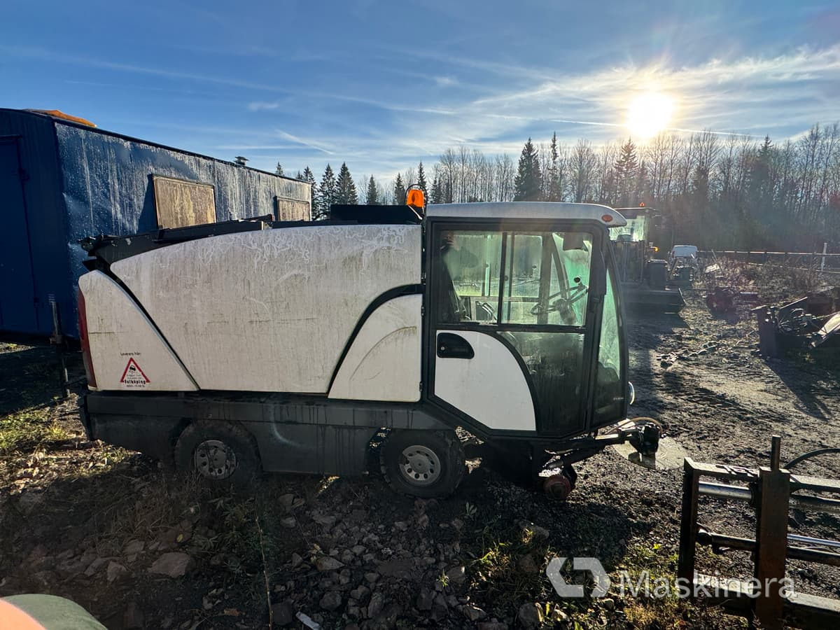 Sopmaskin Johnston Compact 142A 101T (Rep. objekt) - Подметально-уборочная машина: фото 4 Sopmaskin Johnston Compact 142A 101T (Rep. objekt) - Подметально-уборочная машина: фото 4