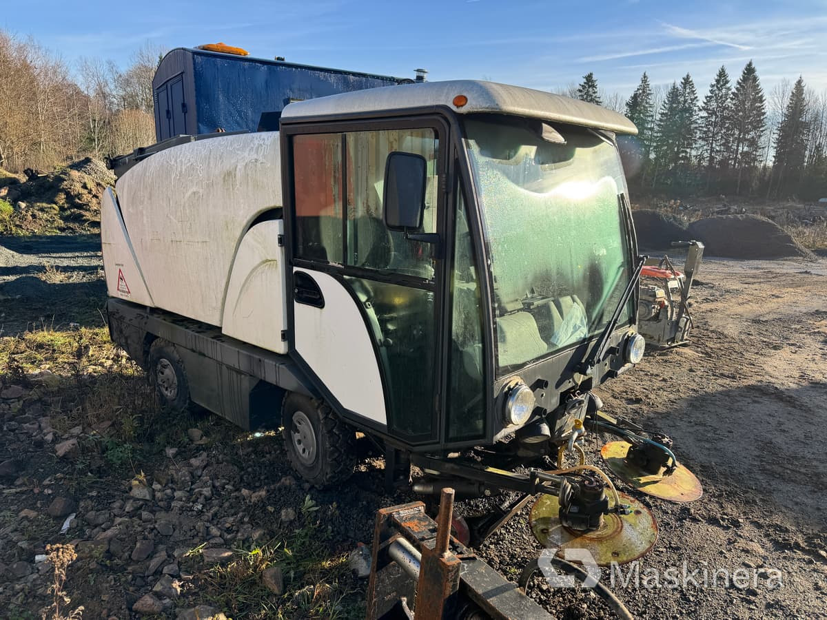 Sopmaskin Johnston Compact 142A 101T (Rep. objekt) - Подметально-уборочная машина: фото 3 Sopmaskin Johnston Compact 142A 101T (Rep. objekt) - Подметально-уборочная машина: фото 3