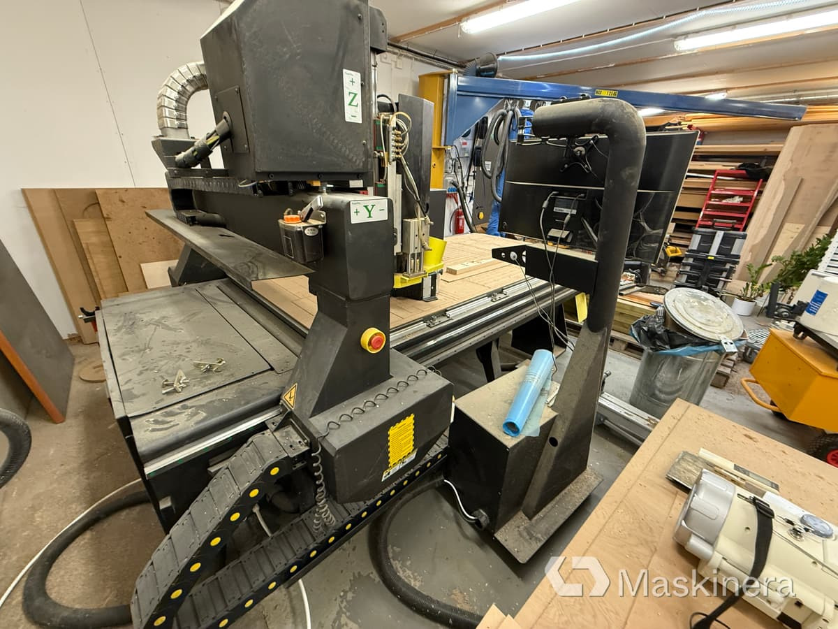 TigerTec CNC router TR408 AD - Деревообрабатывающий станок: фото 3 TigerTec CNC router TR408 AD - Деревообрабатывающий станок: фото 3