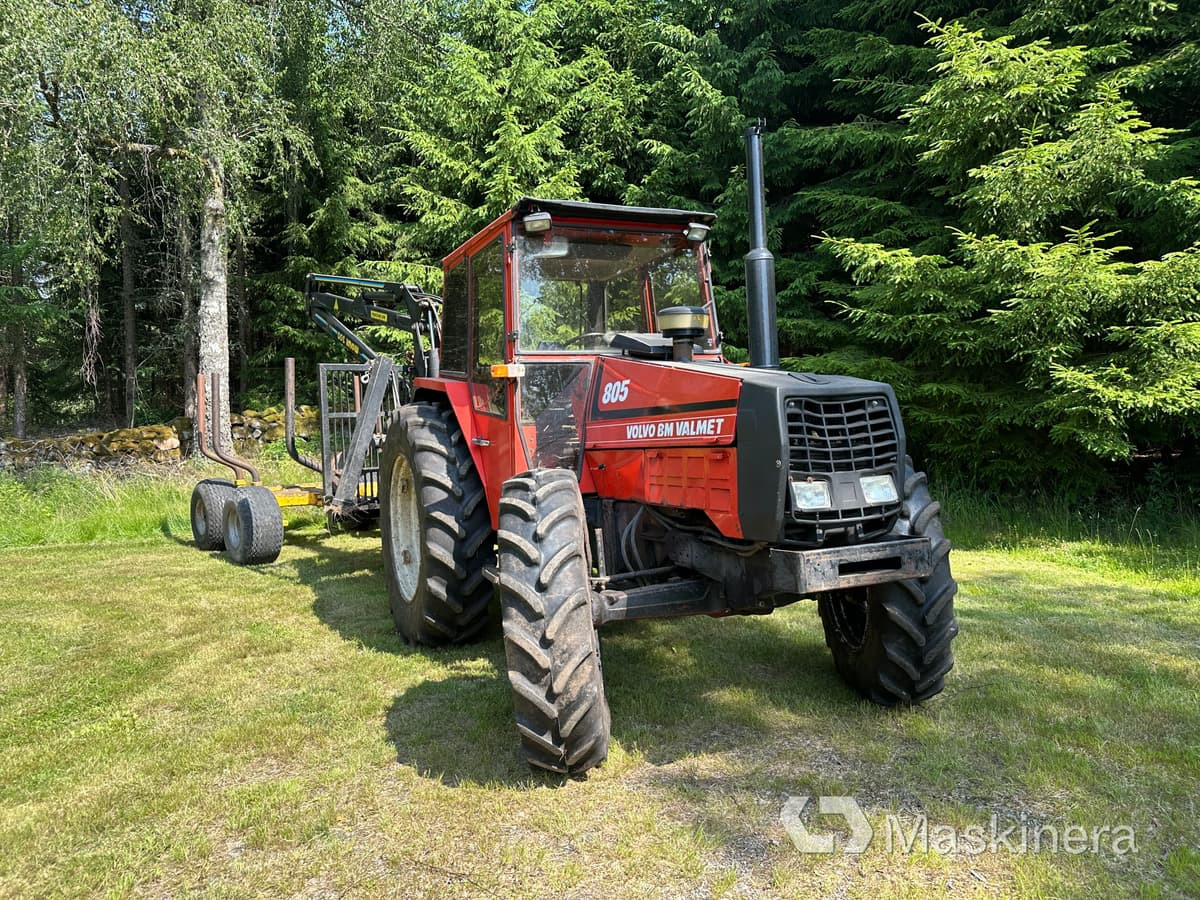 Traktor Volvo BM 805-4 med skogsvagn och kran - Трактор, Лесной прицеп: фото 2 Traktor Volvo BM 805-4 med skogsvagn och kran - Трактор, Лесной прицеп: фото 2