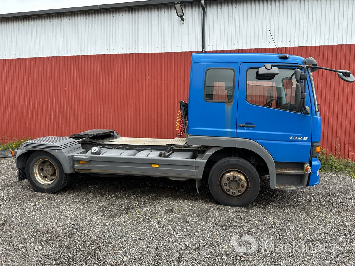 Lastbil Mercedes-Benz Atego 1328 LS 4X - Тягач: фото 2 Lastbil Mercedes-Benz Atego 1328 LS 4X - Тягач: фото 2