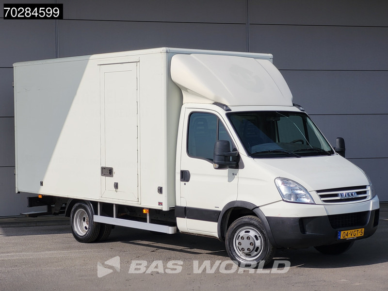 Iveco Daily 40C15 3.0L Bakwagen met achterdeuren APK 04-26 Trekhaak Koffer Meubelbak 19m3 Trekhaak - Фургон с закрытым кузовом: фото 5 Iveco Daily 40C15 3.0L Bakwagen met achterdeuren APK 04-26 Trekhaak Koffer Meubelbak 19m3 Trekhaak - Фургон с закрытым кузовом: фото 5