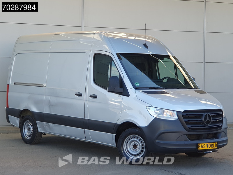 Mercedes-Benz Sprinter 315 CDI Automaat L2H2 Airco Camera MBUX CarPlay Parkeersensoren Euro6 L2 12m3 Airco - Легковой фургон: фото 5 Mercedes-Benz Sprinter 315 CDI Automaat L2H2 Airco Camera MBUX CarPlay Parkeersensoren Euro6 L2 12m3 Airco - Легковой фургон: фото 5