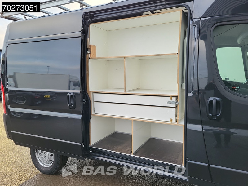 Peugeot Boxer 120pk L2H2 Dubbele Schuifdeur LED Imperiaal Trekhaak Werkplaatsinrichting Camera Airco Cruise L2 Airco Trekhaak Cruise control - Легковой фургон: фото 5 Peugeot Boxer 120pk L2H2 Dubbele Schuifdeur LED Imperiaal Trekhaak Werkplaatsinrichting Camera Airco Cruise L2 Airco Trekhaak Cruise control - Легковой фургон: фото 5