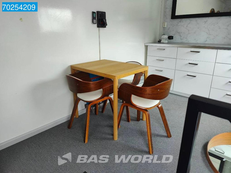 Грузовик с закрытым кузовом Volvo FL 250 4X2 Like NEW! Exhibition truck EURO 6: фото 9