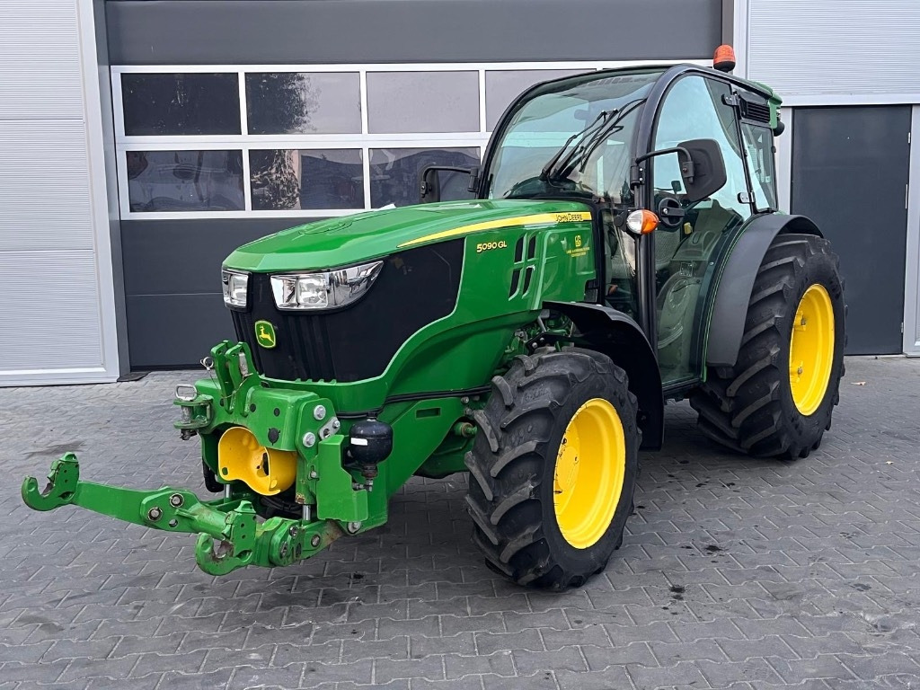 John Deere 5090 GL  - Трактор: фото 1 John Deere 5090 GL  - Трактор: фото 1