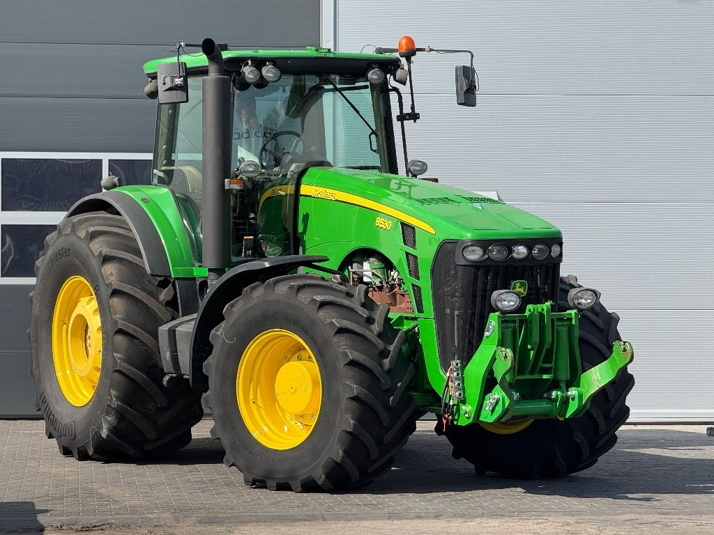 John Deere 8530 AutoPower - Трактор: фото 1 John Deere 8530 AutoPower - Трактор: фото 1