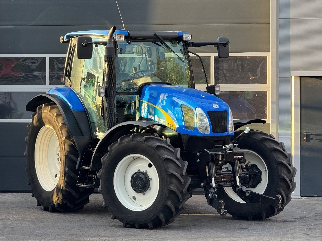 New Holland T 6030 - Трактор: фото 1 New Holland T 6030 - Трактор: фото 1