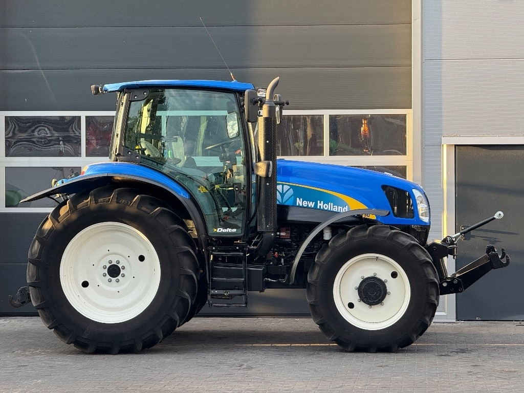 New Holland T 6030 - Трактор: фото 4 New Holland T 6030 - Трактор: фото 4