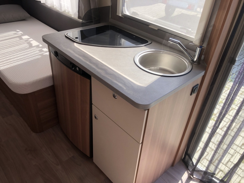 WEINSBERG CARAONE 480 EU - Прицеп дача: фото 4 WEINSBERG CARAONE 480 EU - Прицеп дача: фото 4