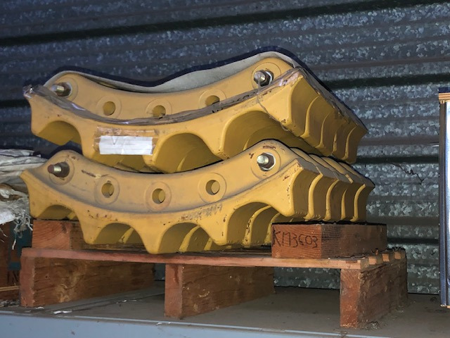 KOMATSU D275A sprocket segments D275A - Запчасти ходовой части для Бульдозеров: фото 1 KOMATSU D275A sprocket segments D275A - Запчасти ходовой части для Бульдозеров: фото 1