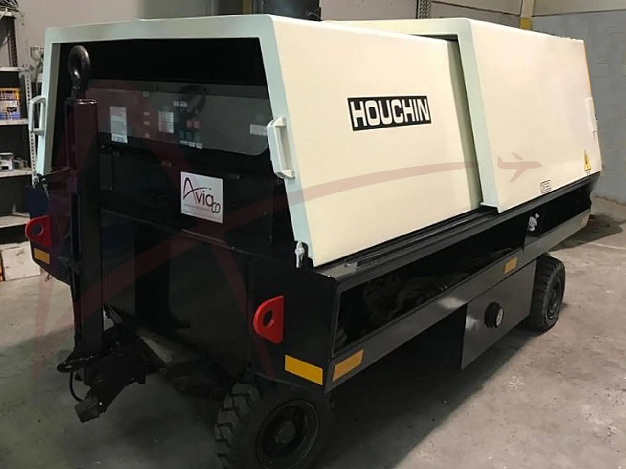 HOUCHIN D690DV - Аэродромный источник питания: фото 2 HOUCHIN D690DV - Аэродромный источник питания: фото 2