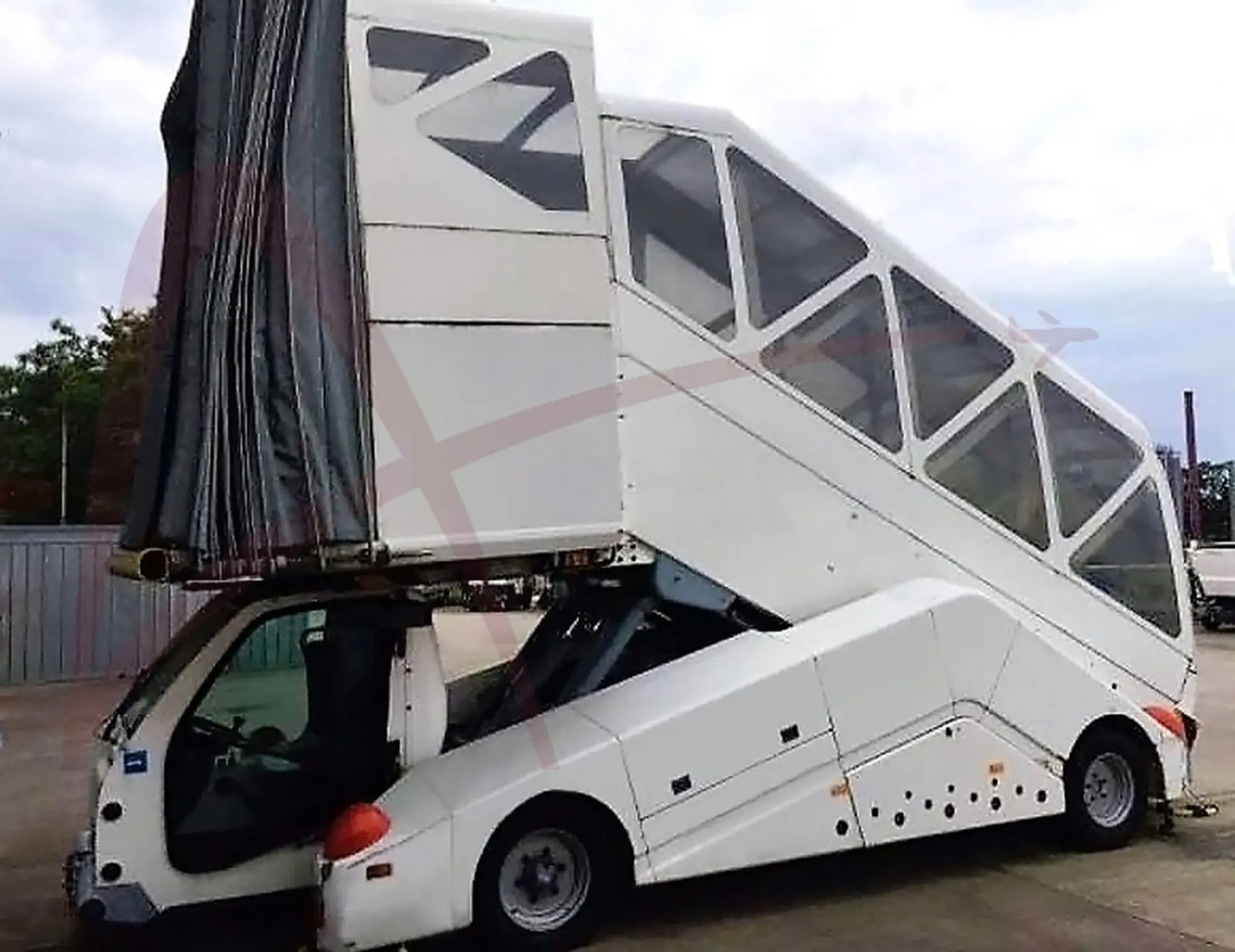 KAHLBACHER JET-STEP 180/420 - Пассажирский трап: фото 3 KAHLBACHER JET-STEP 180/420 - Пассажирский трап: фото 3