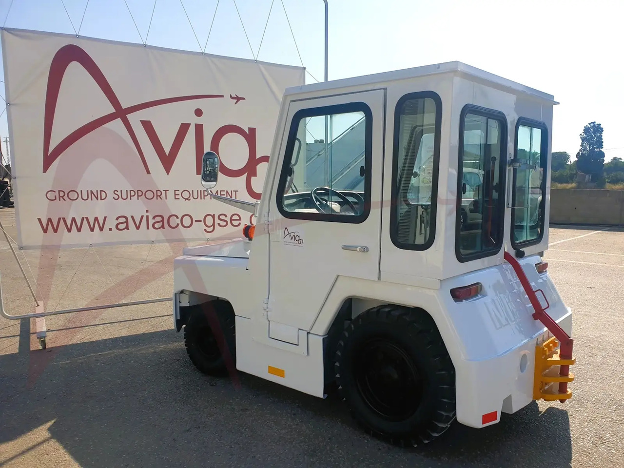 NISSAN FV02 - Багажный тягач: фото 2 NISSAN FV02 - Багажный тягач: фото 2