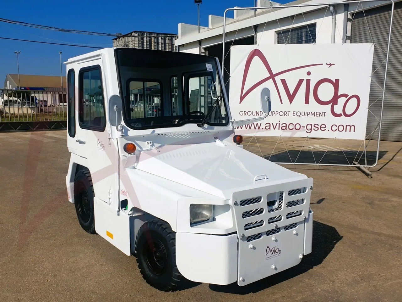 NISSAN FV02 - Багажный тягач: фото 1 NISSAN FV02 - Багажный тягач: фото 1