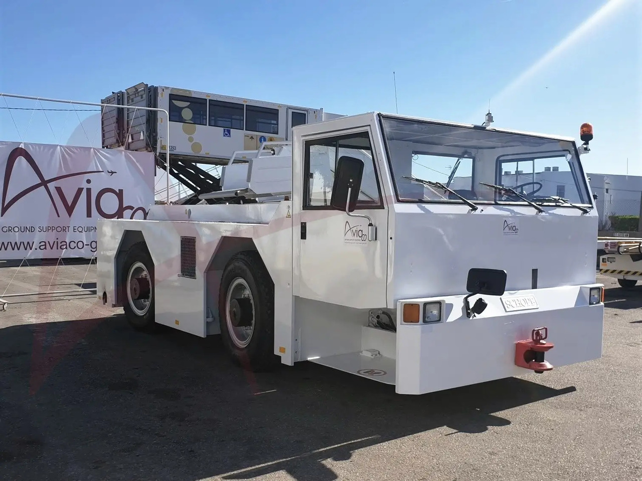 SCHOPF F180 - Аэродромный тягач: фото 1 SCHOPF F180 - Аэродромный тягач: фото 1