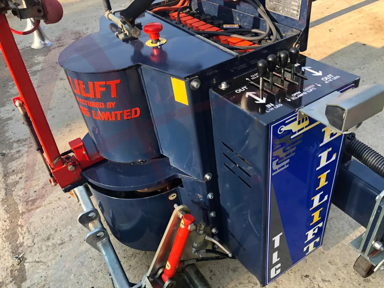 TLC HANDLING HELILIFT - Аэродромный тягач: фото 4 TLC HANDLING HELILIFT - Аэродромный тягач: фото 4