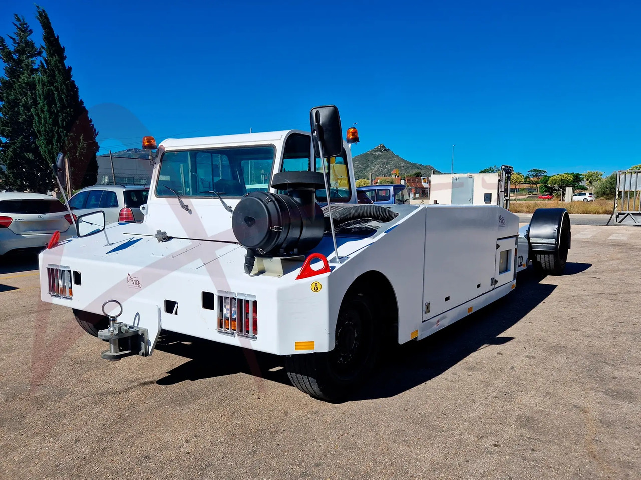 TLD TPX-200-MT - Аэродромный тягач: фото 3 TLD TPX-200-MT - Аэродромный тягач: фото 3