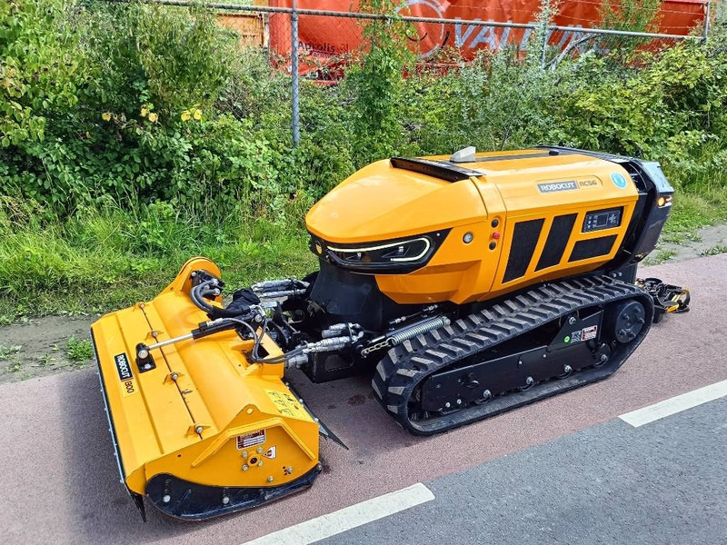 McConnel Robocut RC56 robot remote maaier mower 1200kg - Косилка: фото 1 McConnel Robocut RC56 robot remote maaier mower 1200kg - Косилка: фото 1
