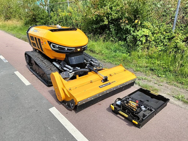 McConnel Robocut RC56 robot remote maaier mower 1200kg - Косилка: фото 4 McConnel Robocut RC56 robot remote maaier mower 1200kg - Косилка: фото 4