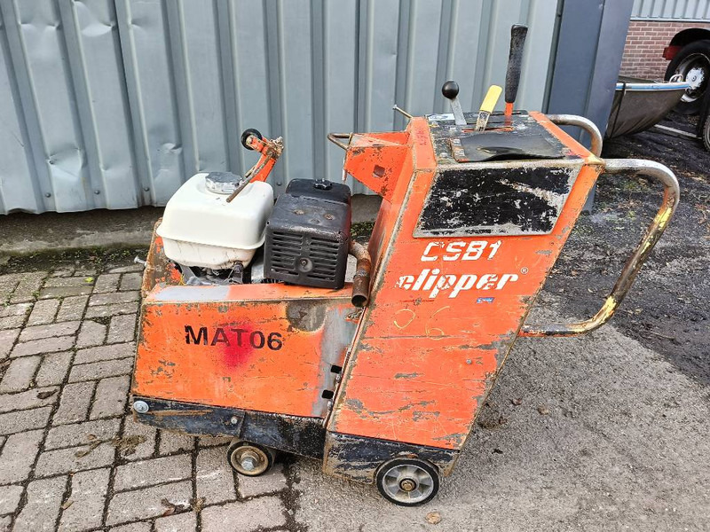 Norton CSB1 clipper zaag betonzaag machine 1994 - Асфальтоукладочная техника: фото 2 Norton CSB1 clipper zaag betonzaag machine 1994 - Асфальтоукладочная техника: фото 2
