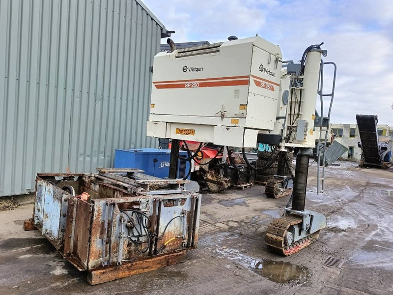 Wirtgen SP 250 500 beton bekisting machine sleep - Асфальтоукладчик: фото 4 Wirtgen SP 250 500 beton bekisting machine sleep - Асфальтоукладчик: фото 4