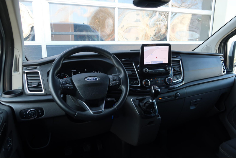 Ford Transit Custom 300 2.0 TDCI L1H1 Limited DC AUT/ LED/ CAMERA/ 2X DEUR/ CRUISE/ AIRCO/ TREKHAAK - Легковой фургон, Грузопассажирский фургон: фото 2 Ford Transit Custom 300 2.0 TDCI L1H1 Limited DC AUT/ LED/ CAMERA/ 2X DEUR/ CRUISE/ AIRCO/ TREKHAAK - Легковой фургон, Грузопассажирский фургон: фото 2