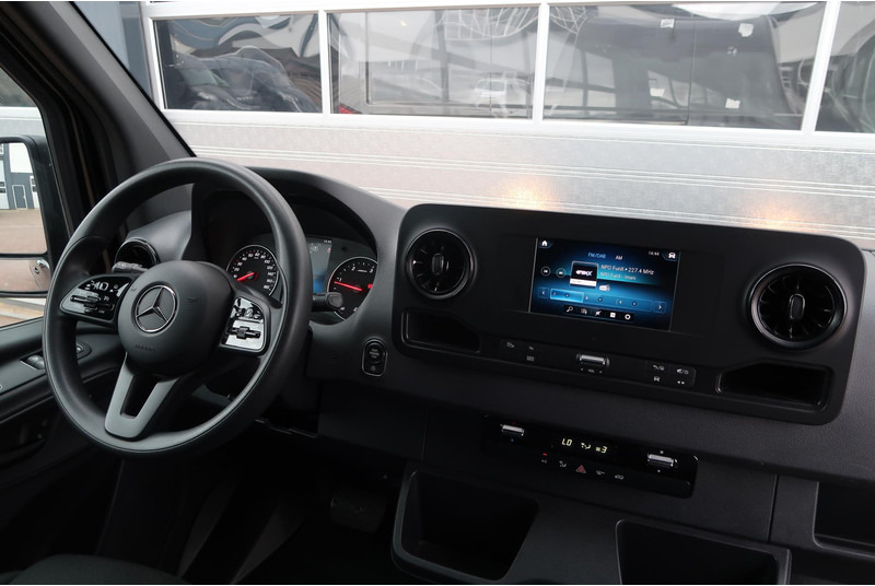 Mercedes-Benz Sprinter 317 CDI L2H2 AUT/ 3.5T/ CAMERA/ MBUX/ CRUISE/ AIRCO - Цельнометаллический фургон: фото 5 Mercedes-Benz Sprinter 317 CDI L2H2 AUT/ 3.5T/ CAMERA/ MBUX/ CRUISE/ AIRCO - Цельнометаллический фургон: фото 5