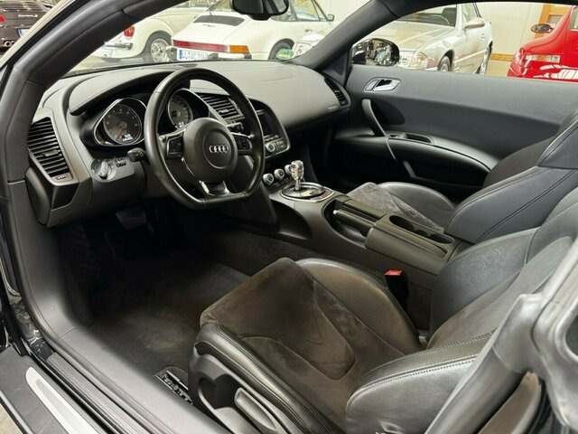 AUDI R8 4.2 FSI V8 quattro Coupé Neuzustand - Легковой автомобиль: фото 4 AUDI R8 4.2 FSI V8 quattro Coupé Neuzustand - Легковой автомобиль: фото 4