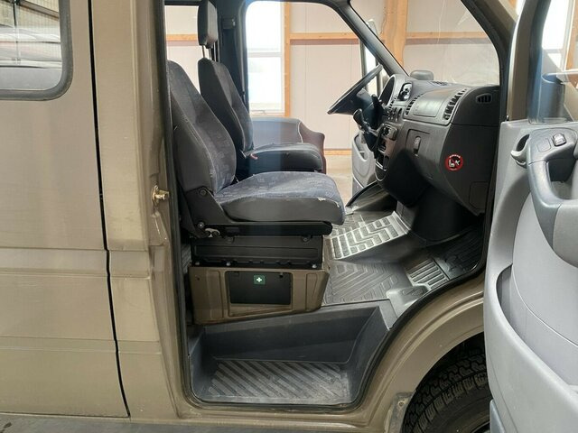 MERCEDES-BENZ Sprinter 313 CDI Doka 4x4 Allrad 1.Hand... - Тентованный фургон, Грузопассажирский фургон: фото 5 MERCEDES-BENZ Sprinter 313 CDI Doka 4x4 Allrad 1.Hand... - Тентованный фургон, Грузопассажирский фургон: фото 5