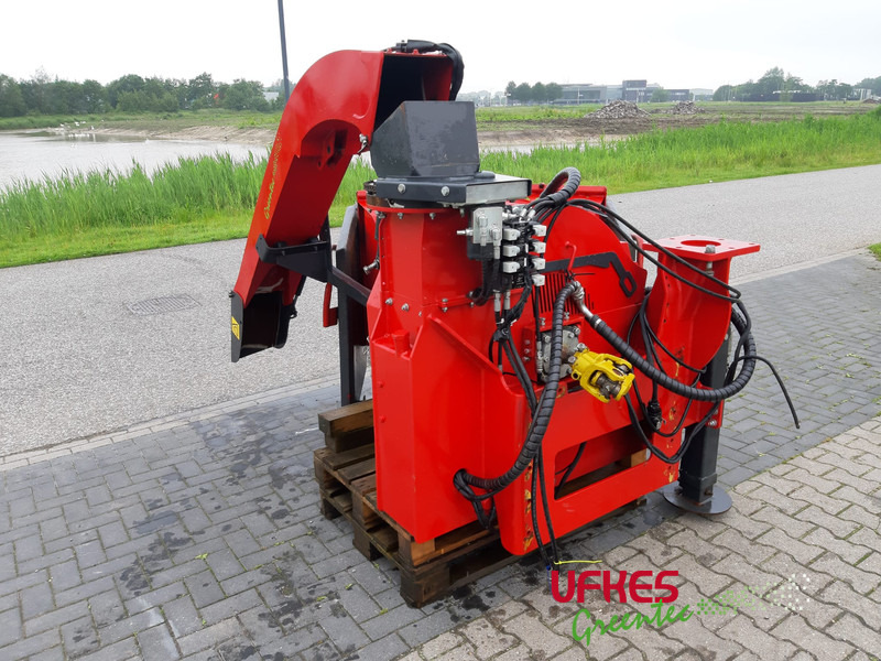 Измельчитель древесины Greentec Cheetah 30 Unimog: фото 7