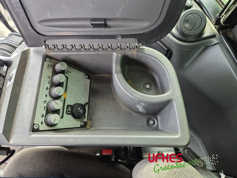 Трактор JCB Fastrac 4220 Chipper Combi: фото 12