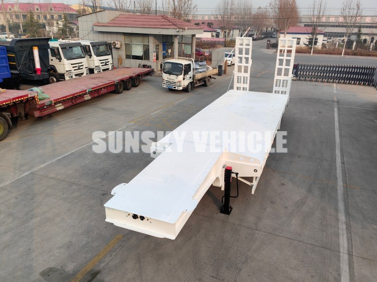SUNSKY 3 Axle 40 Tons gooseneck lowbed trailer - Низкорамный полуприцеп: фото 3 SUNSKY 3 Axle 40 Tons gooseneck lowbed trailer - Низкорамный полуприцеп: фото 3