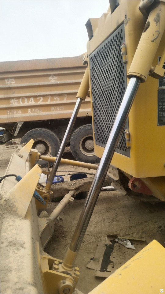 XCMG D170 used small bulldozer dozer hydraulic price - Бульдозер: фото 2 XCMG D170 used small bulldozer dozer hydraulic price - Бульдозер: фото 2