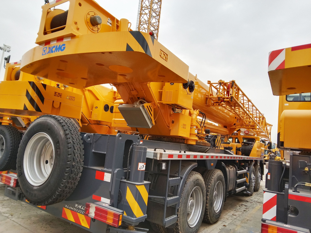 XCMG Manufacturer Second Hand Lorry Truck Crane QY55K5C_2 55 Ton Mobile Hydraulic Crane For Sale - Мобильный кран: фото 4 XCMG Manufacturer Second Hand Lorry Truck Crane QY55K5C_2 55 Ton Mobile Hydraulic Crane For Sale - Мобильный кран: фото 4