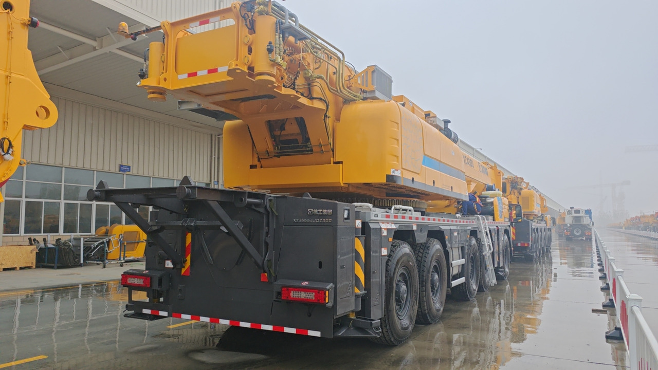 XCMG Official 2024 Year Pick Up Truck Crane 300t XCA300L8_1 Mobile All Terrain Crane Price - Вседорожный кран: фото 5 XCMG Official 2024 Year Pick Up Truck Crane 300t XCA300L8_1 Mobile All Terrain Crane Price - Вседорожный кран: фото 5