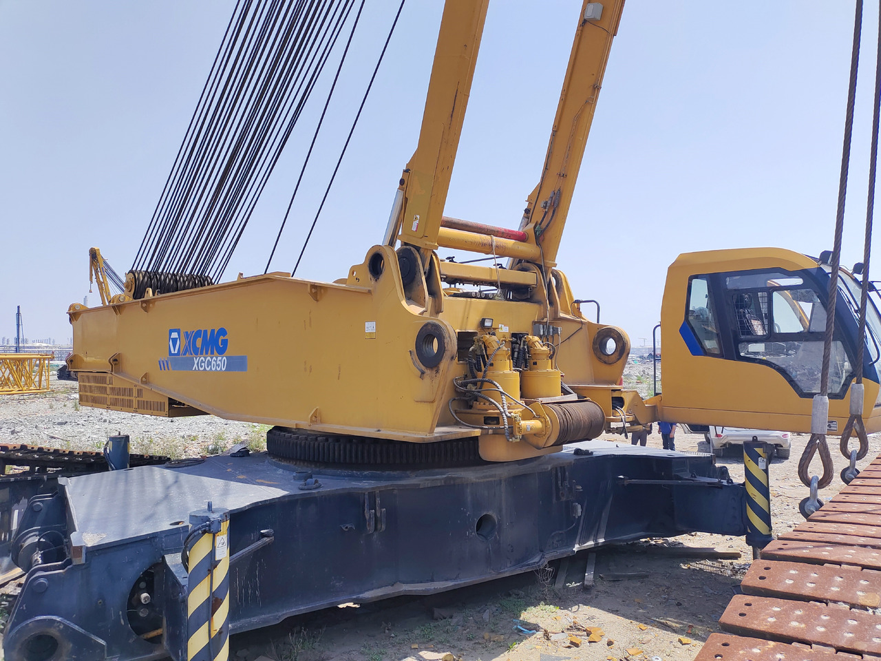 XCMG Official Hydraulic Lifting Crawler Crane XGC650 650 Used Mobile Crane Price For Sale - Гусеничный кран: фото 4 XCMG Official Hydraulic Lifting Crawler Crane XGC650 650 Used Mobile Crane Price For Sale - Гусеничный кран: фото 4