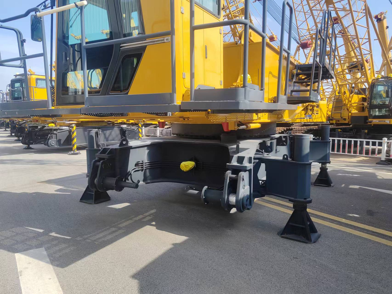 XCMG Official Used Mobile Crawler Crane XGC130-I 130 Ton Hydraulic Diesel Crane Hot Sale - Гусеничный кран: фото 3 XCMG Official Used Mobile Crawler Crane XGC130-I 130 Ton Hydraulic Diesel Crane Hot Sale - Гусеничный кран: фото 3