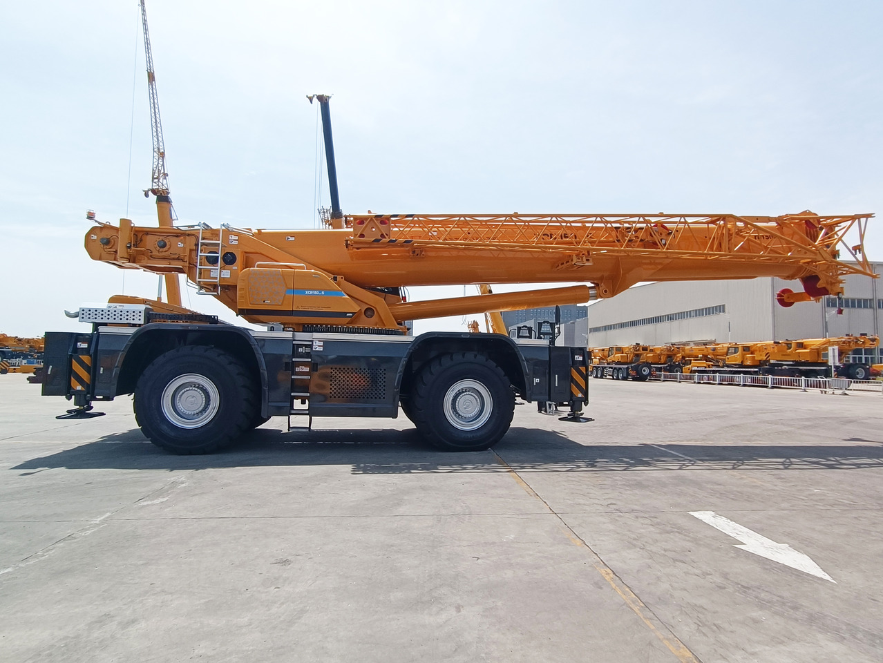 XCMG Official XCR150 Used Rough Terrain Mobile Crane 150 Ton Truck Crane Price - Короткобазный кран: фото 3 XCMG Official XCR150 Used Rough Terrain Mobile Crane 150 Ton Truck Crane Price - Короткобазный кран: фото 3