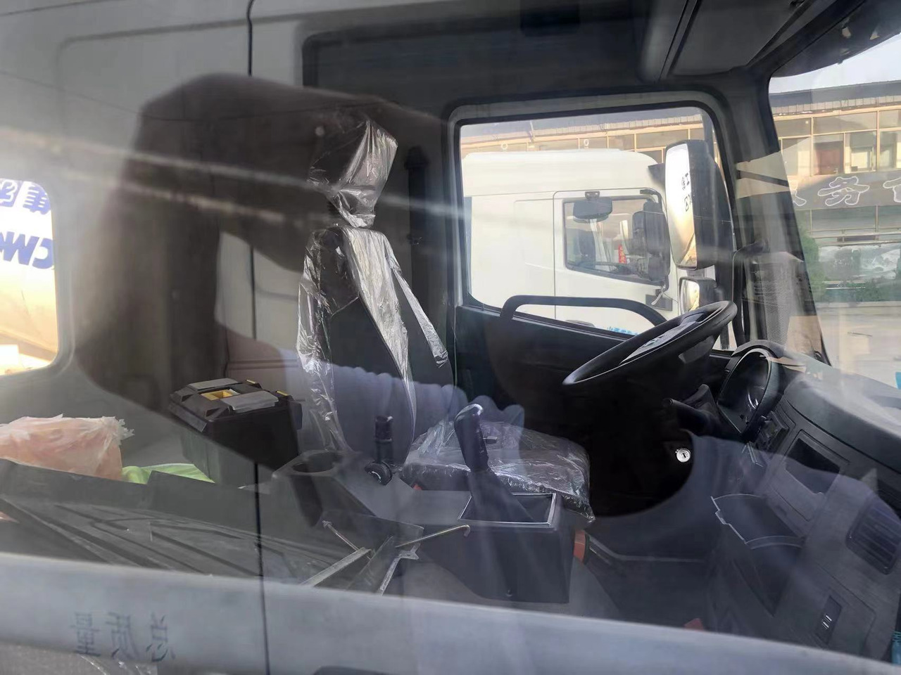 XCMG SCHWING UsedCement Mixing Machine 12m3 Diesel Sand Cement Truck G12V with Best Price - Автобетоносмеситель: фото 5 XCMG SCHWING UsedCement Mixing Machine 12m3 Diesel Sand Cement Truck G12V with Best Price - Автобетоносмеситель: фото 5