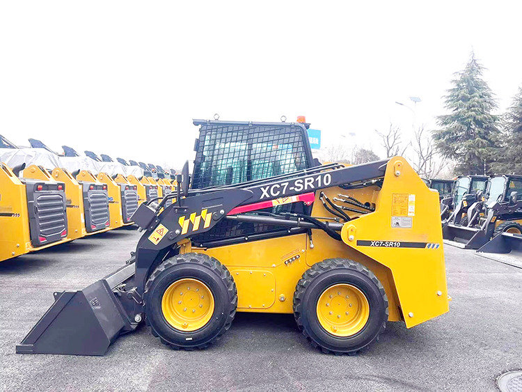 XCMG diesel skid steer wheel loader XC7-SR10 1ton machine price - Мини-погрузчик с бортовым поворотом: фото 3 XCMG diesel skid steer wheel loader XC7-SR10 1ton machine price - Мини-погрузчик с бортовым поворотом: фото 3