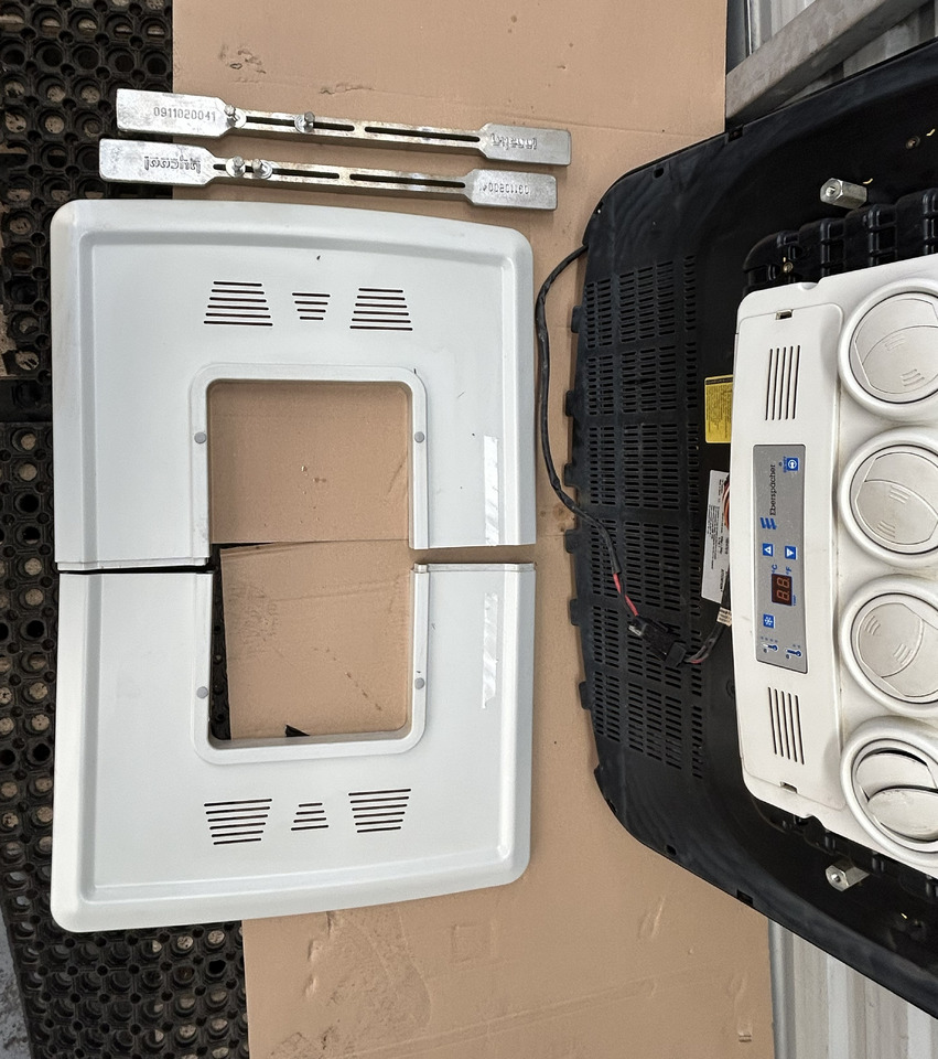 COOLTRONIC 1400 G2 SLIM HATCH - Часть системы кондиционирования для Грузовиков: фото 2 COOLTRONIC 1400 G2 SLIM HATCH - Часть системы кондиционирования для Грузовиков: фото 2