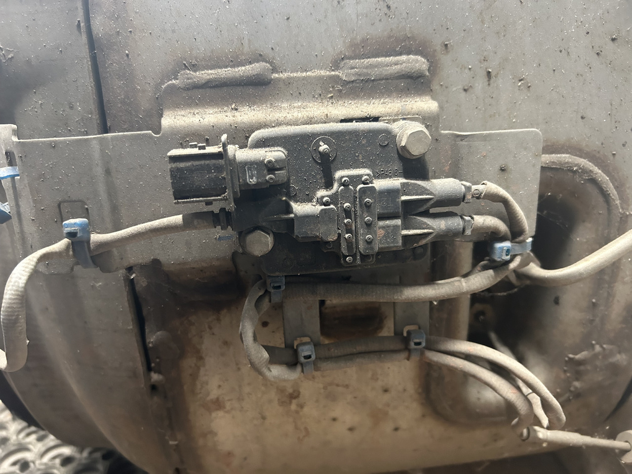 DAF DPF CATALYTIC CONVERTER DAF XF 106 - Катализатор: фото 4 DAF DPF CATALYTIC CONVERTER DAF XF 106 - Катализатор: фото 4