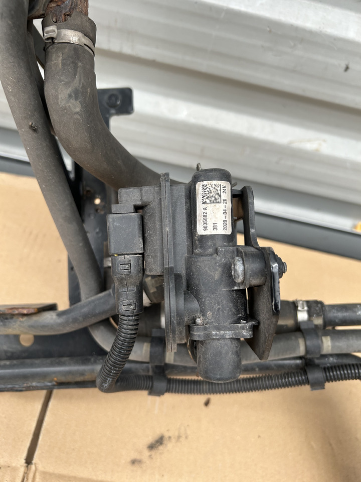 DAF TUBE THREE-WAY VALVE WEBASTO WATER 9036682 - Часть системы кондиционирования: фото 2 DAF TUBE THREE-WAY VALVE WEBASTO WATER 9036682 - Часть системы кондиционирования: фото 2