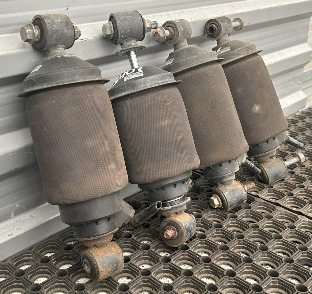 DAF XF 106 CAB SUSPENSION BOOT SET - Подвеска кабины: фото 2 DAF XF 106 CAB SUSPENSION BOOT SET - Подвеска кабины: фото 2