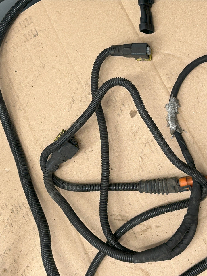 DAF XF 106 TRAILER SOCKET ELECTRICAL HARNESS - Кабели/ Провода: фото 4 DAF XF 106 TRAILER SOCKET ELECTRICAL HARNESS - Кабели/ Провода: фото 4