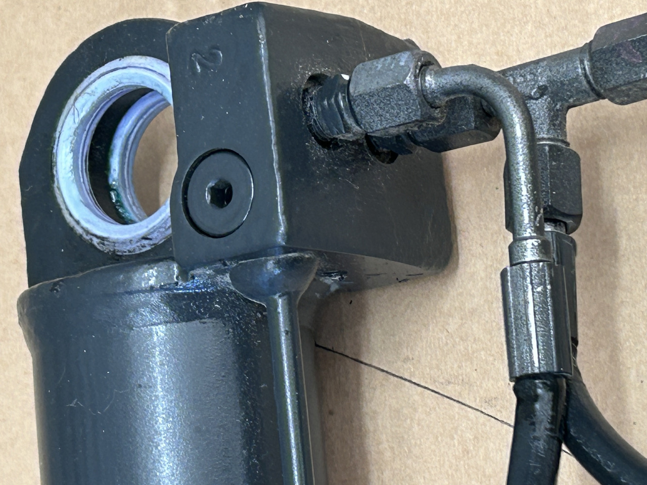 IVECO STRALIS , S-WAY - Гидравлический цилиндр: фото 2 IVECO STRALIS , S-WAY - Гидравлический цилиндр: фото 2