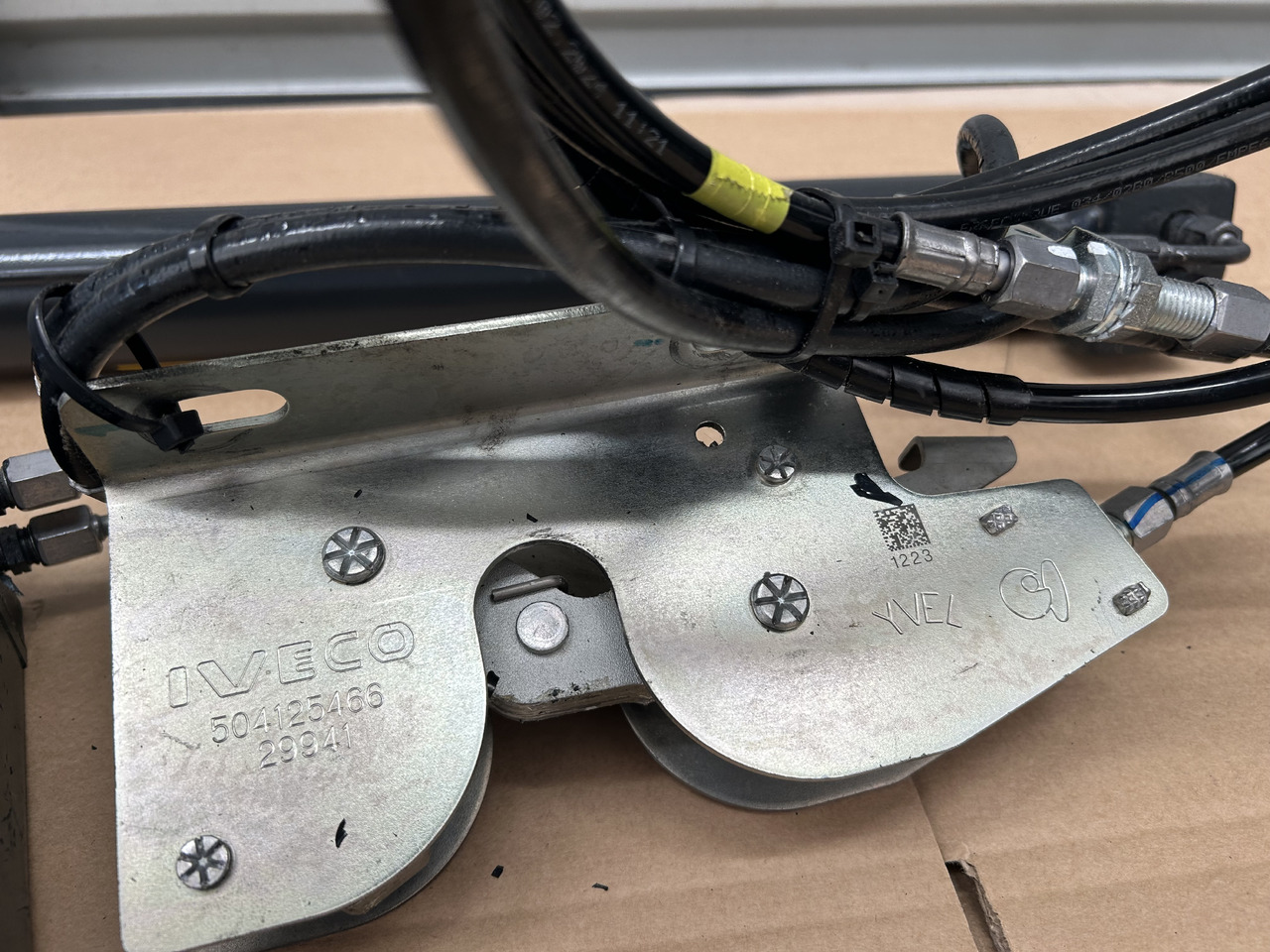 IVECO STRALIS , S-WAY - Гидравлический цилиндр: фото 5 IVECO STRALIS , S-WAY - Гидравлический цилиндр: фото 5