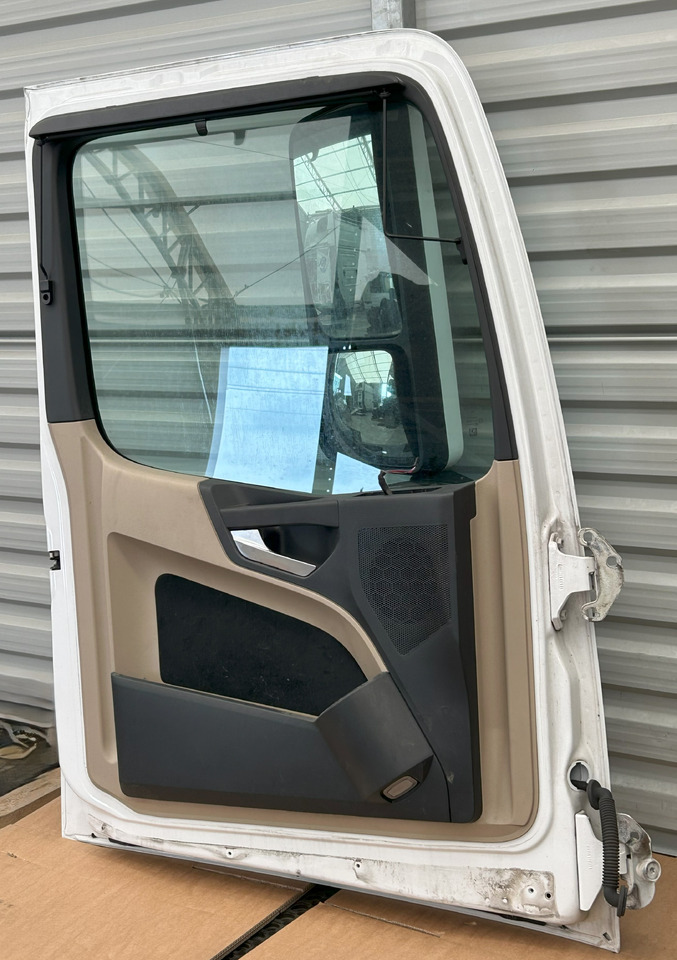 MERCEDES ACTROS MP4 DOOR LEFT WITH MIRROR - Дверь и запчасти: фото 5 MERCEDES ACTROS MP4 DOOR LEFT WITH MIRROR - Дверь и запчасти: фото 5